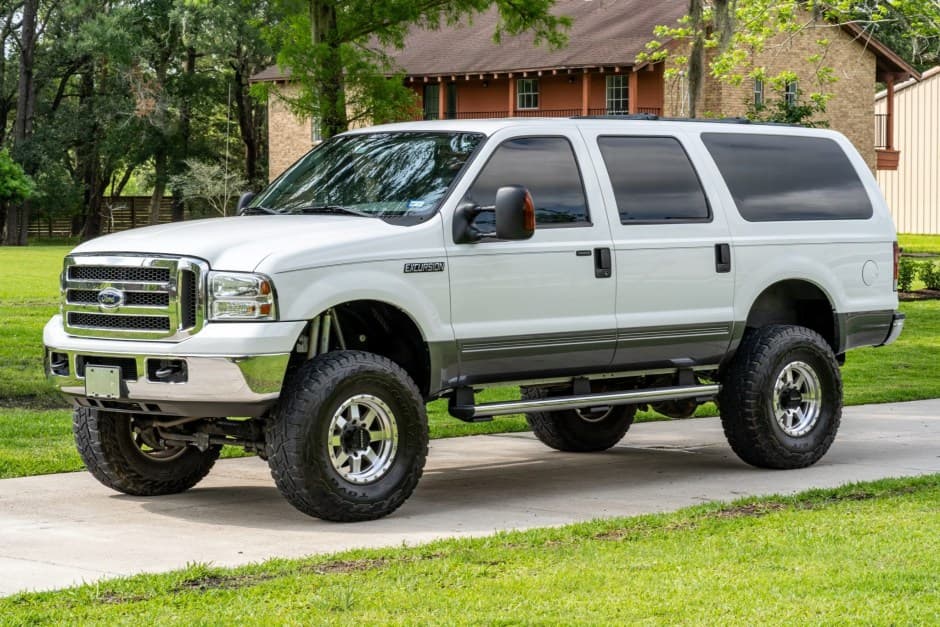 2005 Ford Excursion sold for $46,000