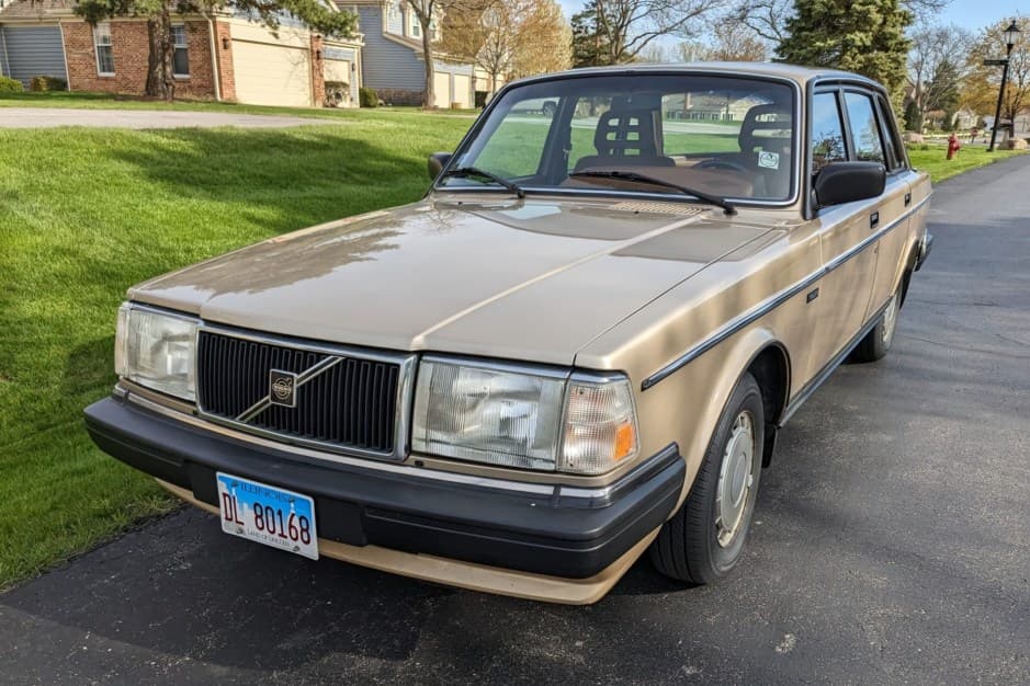 1987 Volvo 240 sold for $9,600