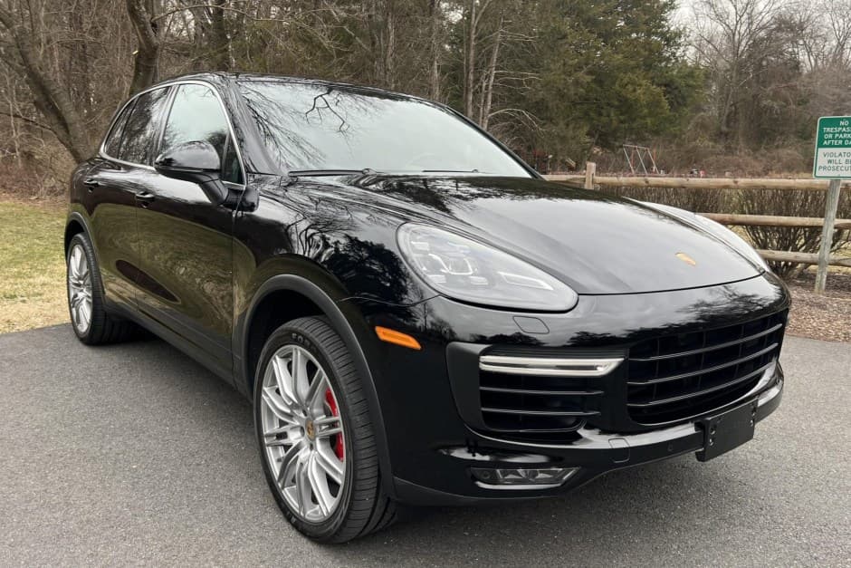 2015 Porsche 958 Cayenne (2011-2018) sold for $44,000