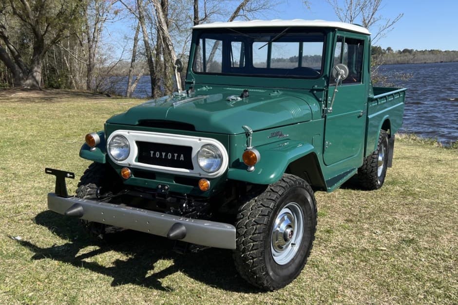 1967 Toyota Land Cruiser FJ45 sold for $31,050