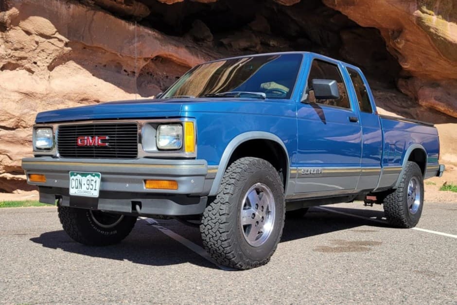 1993 GMC S-15 Sonoma (1982-1993) sold for $17,750