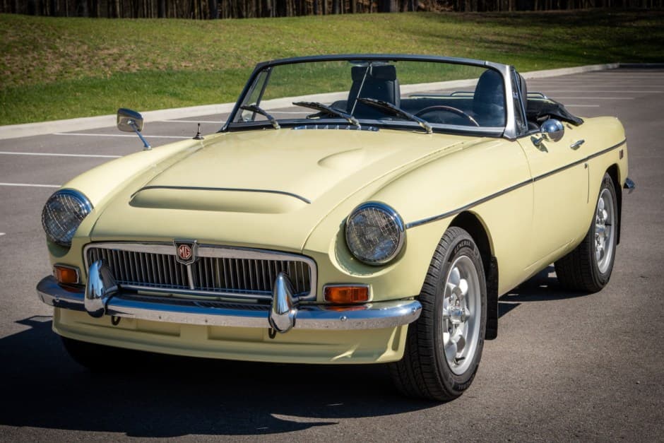 1969 MG MGC sold for $29,000