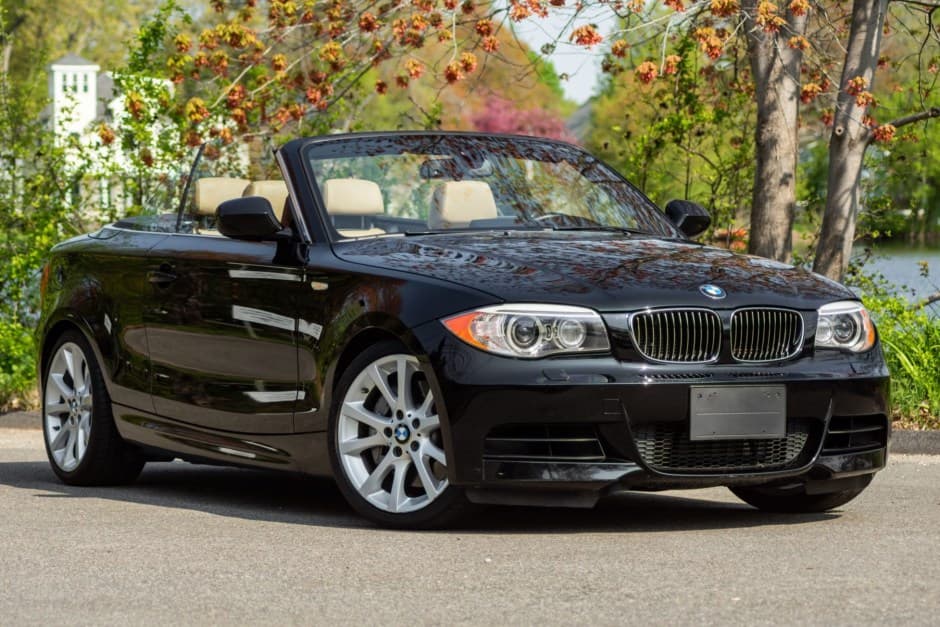 2013 BMW E82/E88 1-Series sold for $18,277