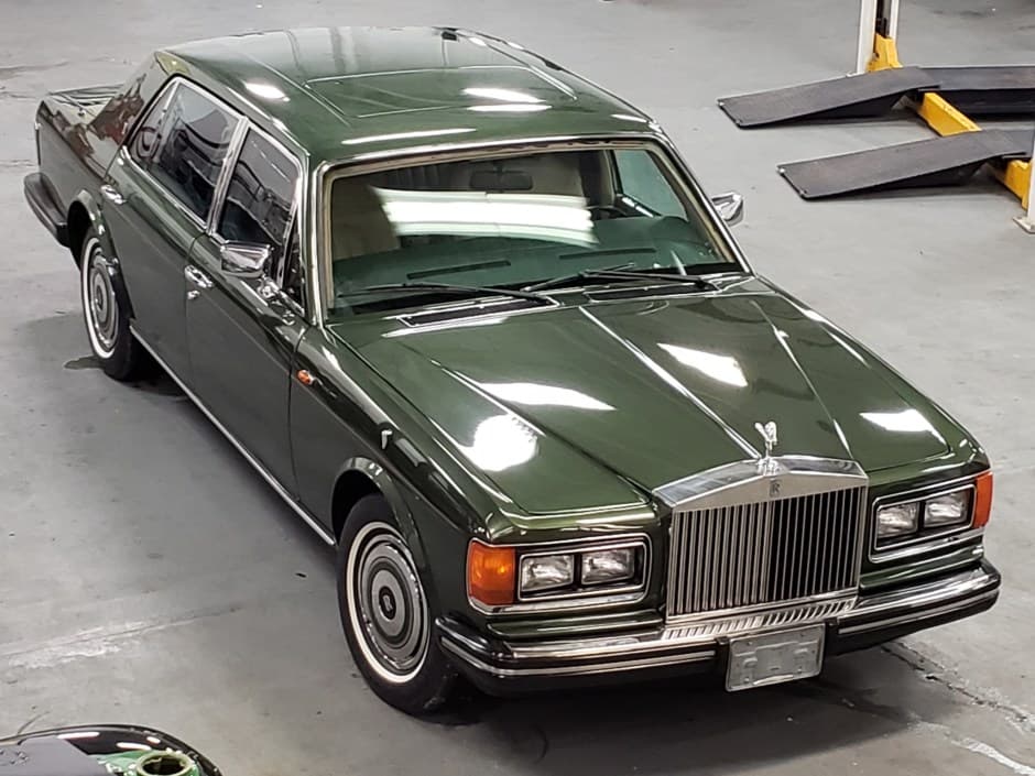 1987 Rolls-Royce SZ Silver Spirit & Silver Spur sold for $45,250
