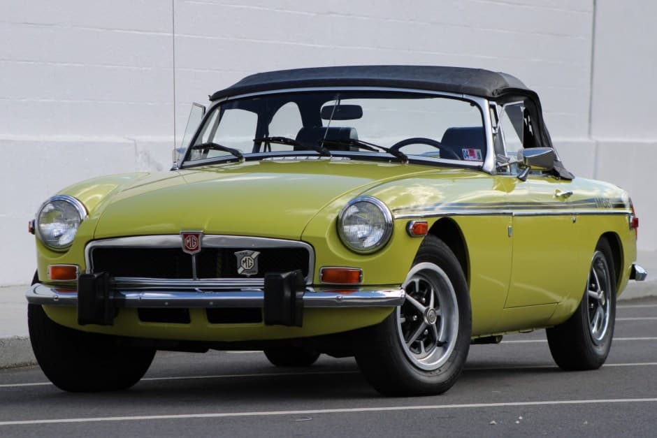 1974 MG MGB sold for $10,250