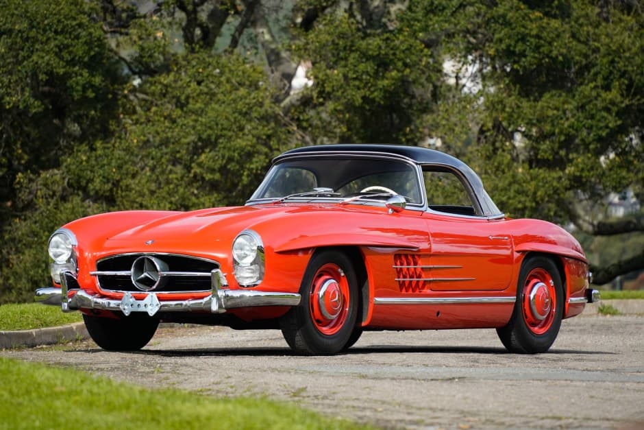1960 Mercedes-Benz 300SL Gullwing & Roadster sold for $1,021,000