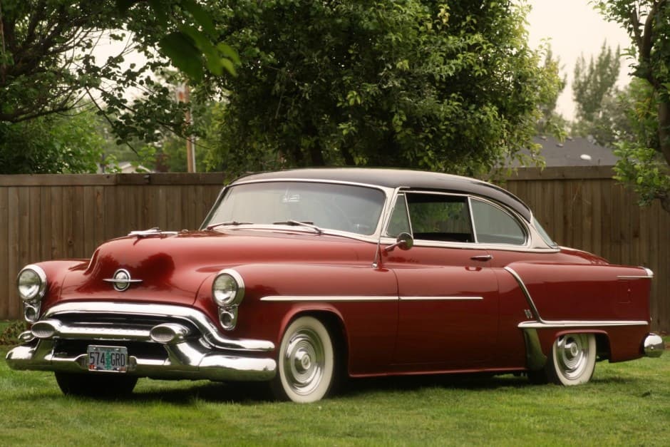 1953 Oldsmobile 88 sold for $27,100