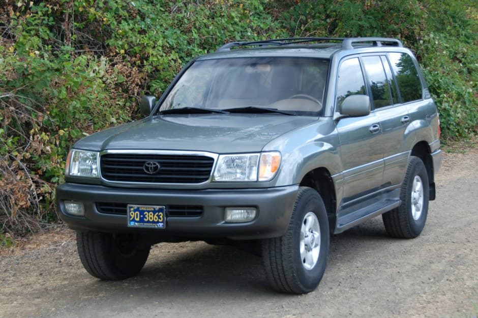 1999 Toyota Land Cruiser 100-Series sold for $16,250
