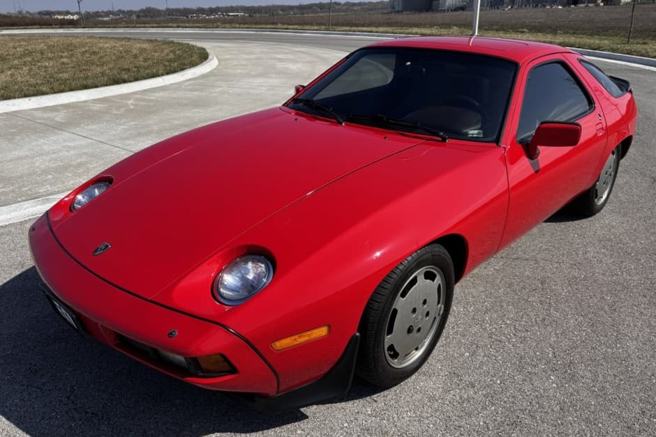 1983 Porsche 928 sold for $32,750