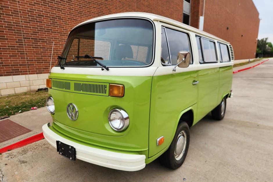 1974 Volkswagen Bay-Window Bus sold for $24,000