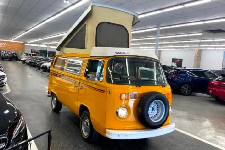 1976 Volkswagen Bay-Window Camper sold for $23,000