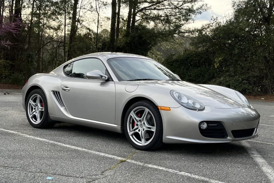 2011 Porsche 987 Cayman sold for $41,000