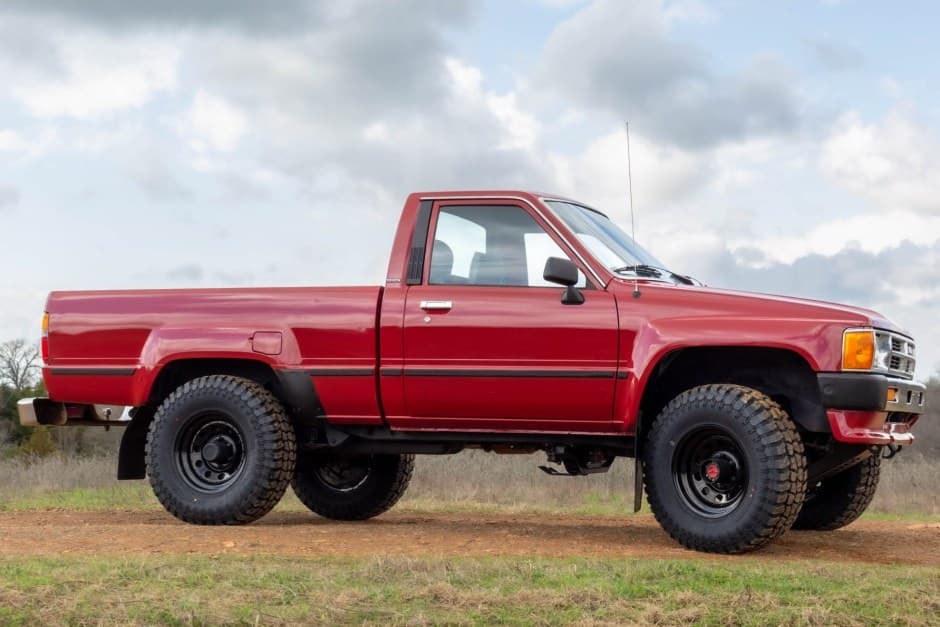 1987 Toyota Pickup (N50/N60/N70 1984-1988) sold for $14,500