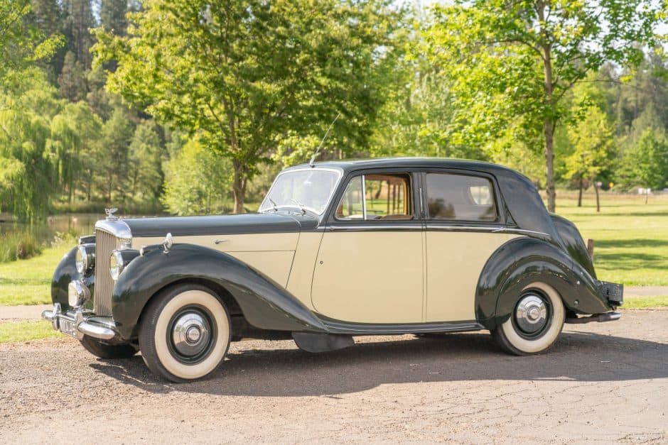 1951 Bentley Mark VI sold for $27,000