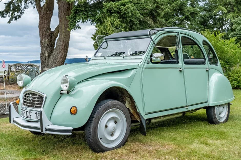 1980 Citroen 2CV sold for $11,000
