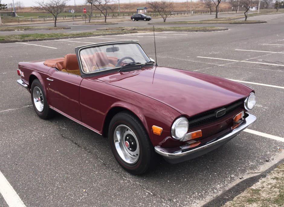 1972 Triumph TR6 sold for $10,850