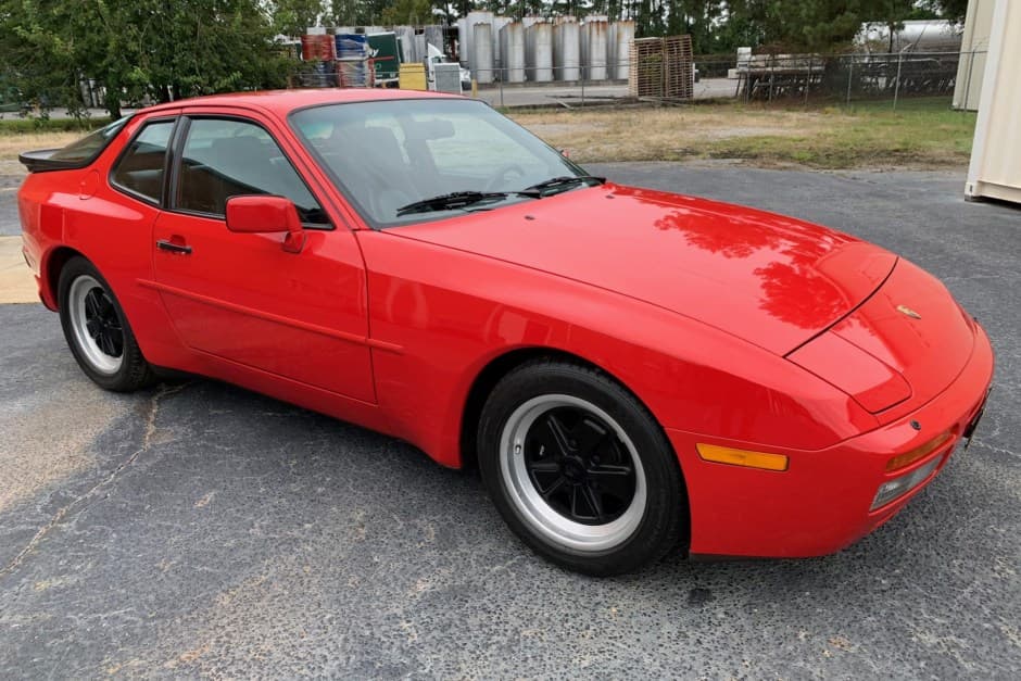 1986 Porsche 944 Turbo sold for $23,500