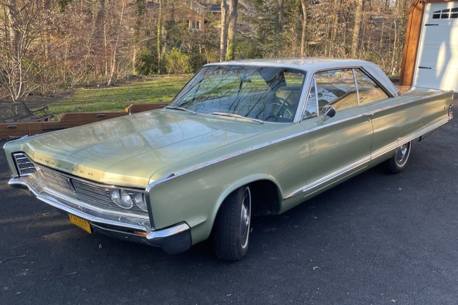 1966 Chrysler Newport sold for $9,900