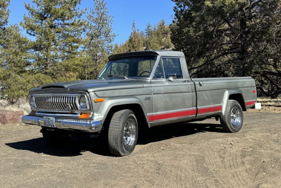 1976 Jeep Pickup sold for $16,000