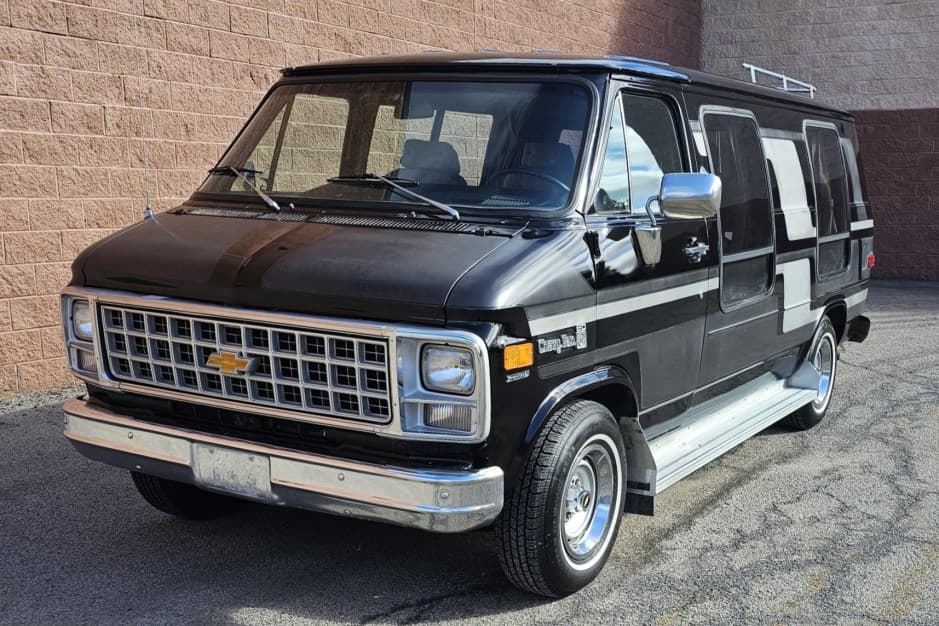 1981 Chevrolet G-Series Van sold for $11,390