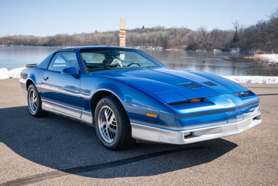 1986 Pontiac Firebird (1982-1992) sold for $24,250