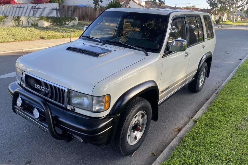 1996 Isuzu Trooper sold for $11,000