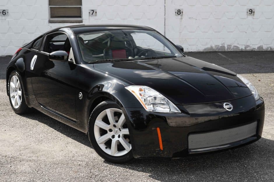 2004 Nissan 350Z sold for $18,350