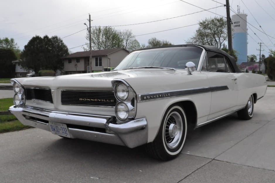 1963 Pontiac Bonneville sold for $18,500