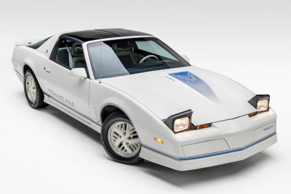 1984 Pontiac Firebird (1982-1992) sold for $16,000