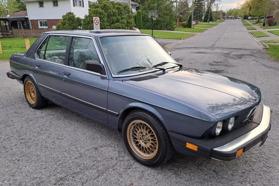 1984 BMW E28 5-Series sold for $7,300