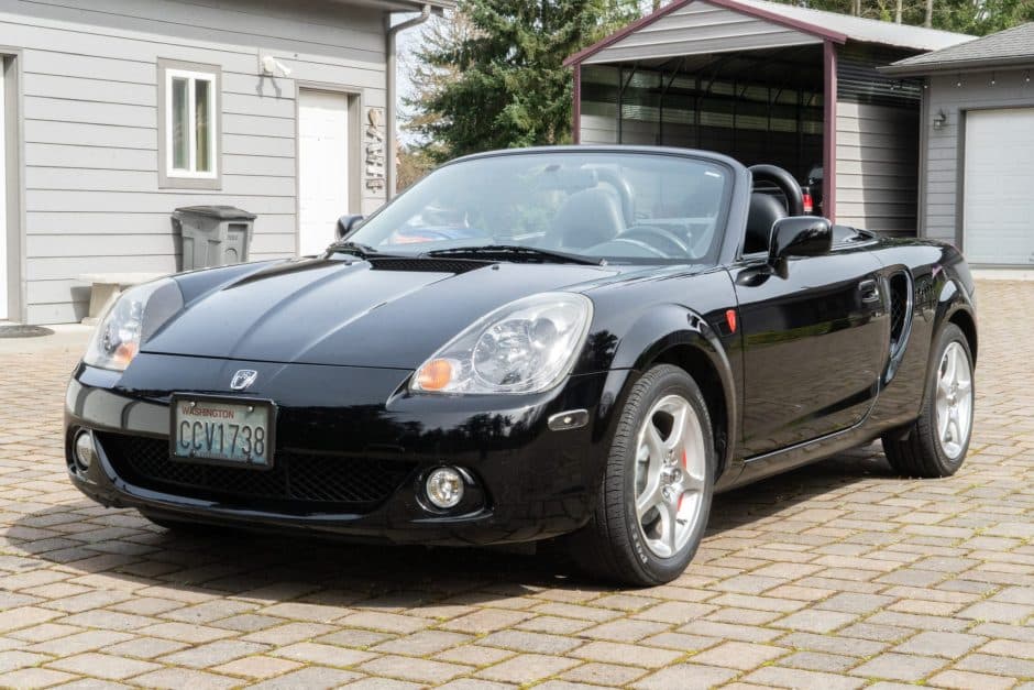 2003 Toyota W30 MR2 sold for $14,400