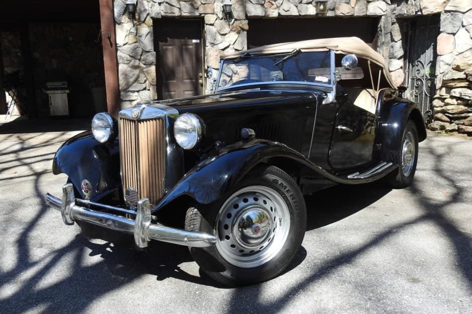 1951 MG TD sold for $17,500