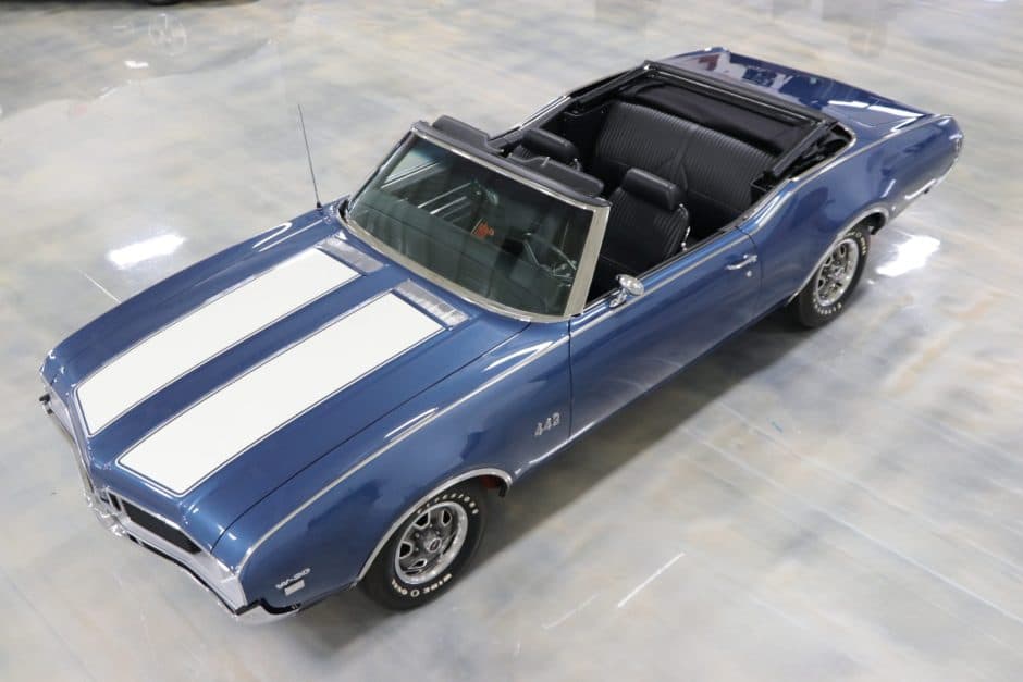 1969 Oldsmobile 442 sold for $112,000