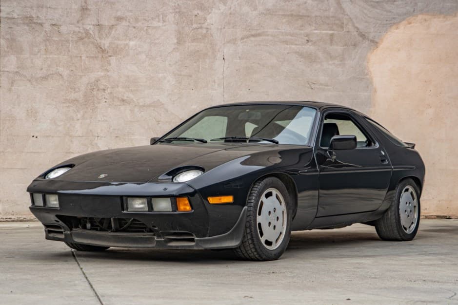 1985 Porsche 928 sold for $9,000