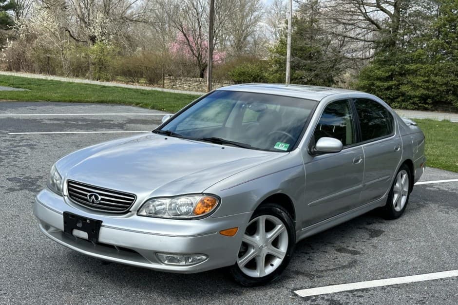 2002 Infiniti  sold for $7,200