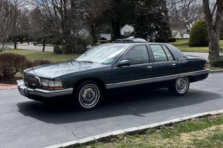 1996 Buick Roadmaster sold for $10,805