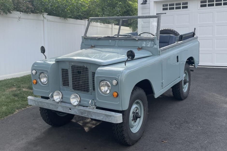 1981 Land Rover Series 88 sold for $36,000