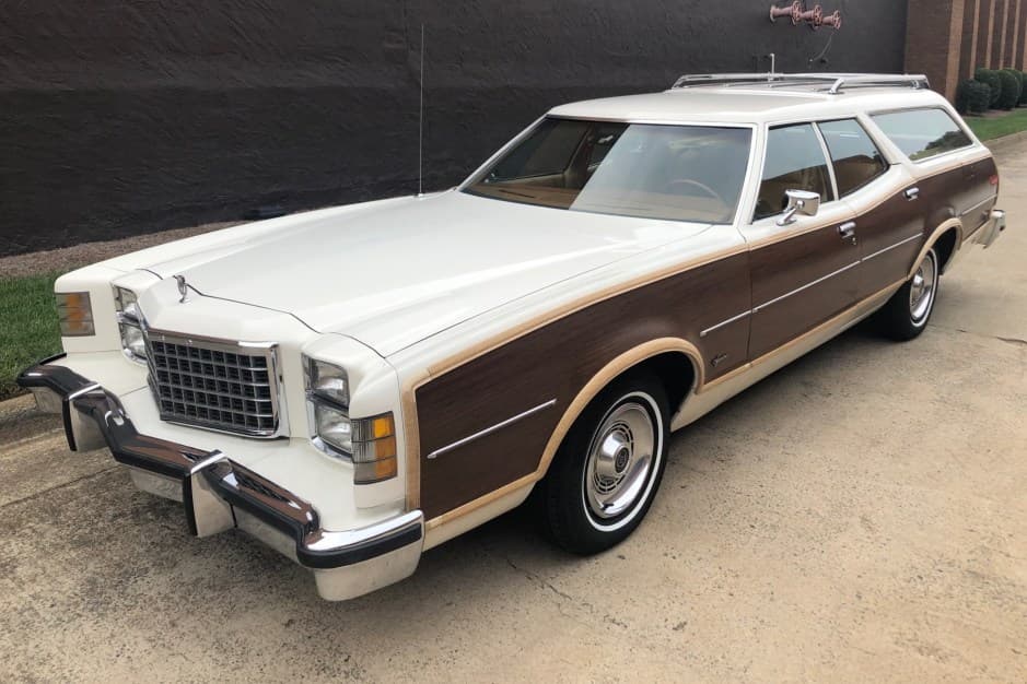 1977 Ford LTD sold for $10,500