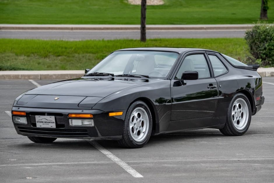 1986 Porsche 944 Turbo sold for $16,200