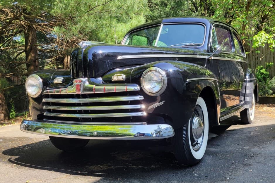 1946 Ford Standard, Deluxe, & Super Deluxe sold for $9,100