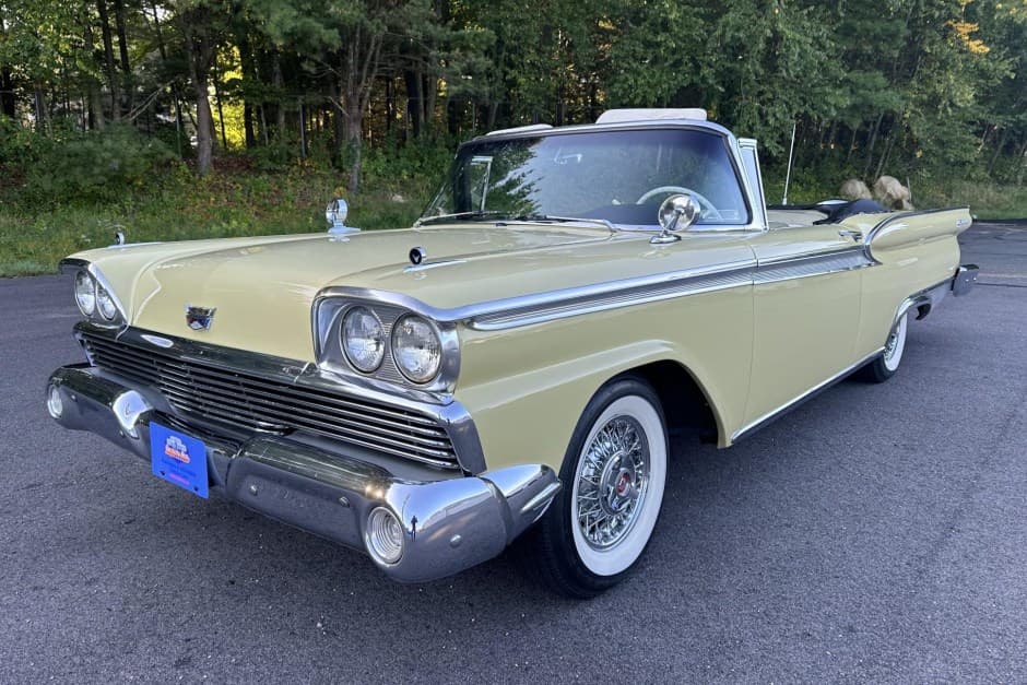 1959 Ford Galaxie sold for $24,150