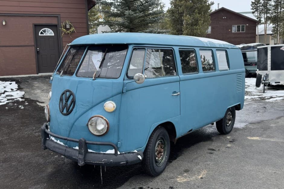 1966 Volkswagen Split-Window Bus sold for $9,761
