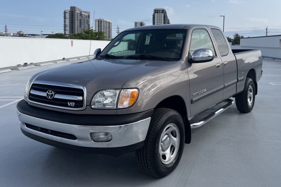 2000 Toyota Tundra (XK30/XK40 2000-2006) sold for $18,000