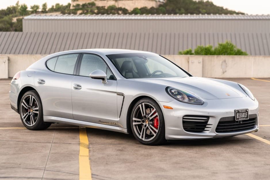 2014 Porsche Panamera sold for $31,750