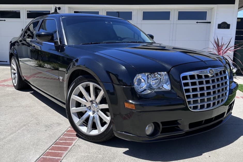 2007 Chrysler 300 (2005-2023) sold for $21,000