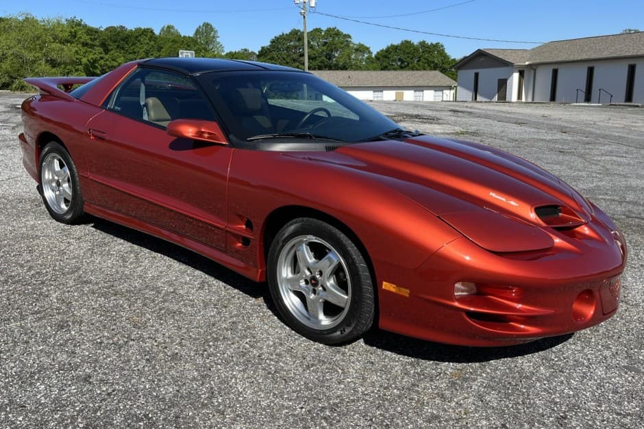 2001 Pontiac Firebird (1993-2002) sold for $27,751