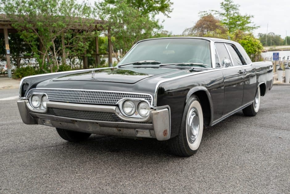 1961 Lincoln Continental (1961-1969) sold for $13,000