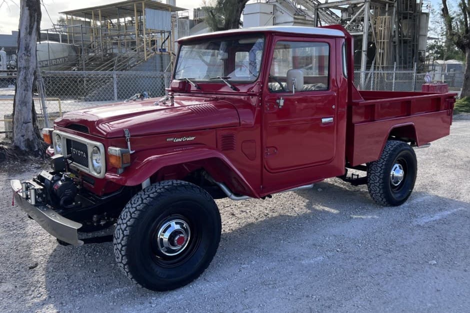 1986 Toyota Land Cruiser FJ45 sold for $42,250