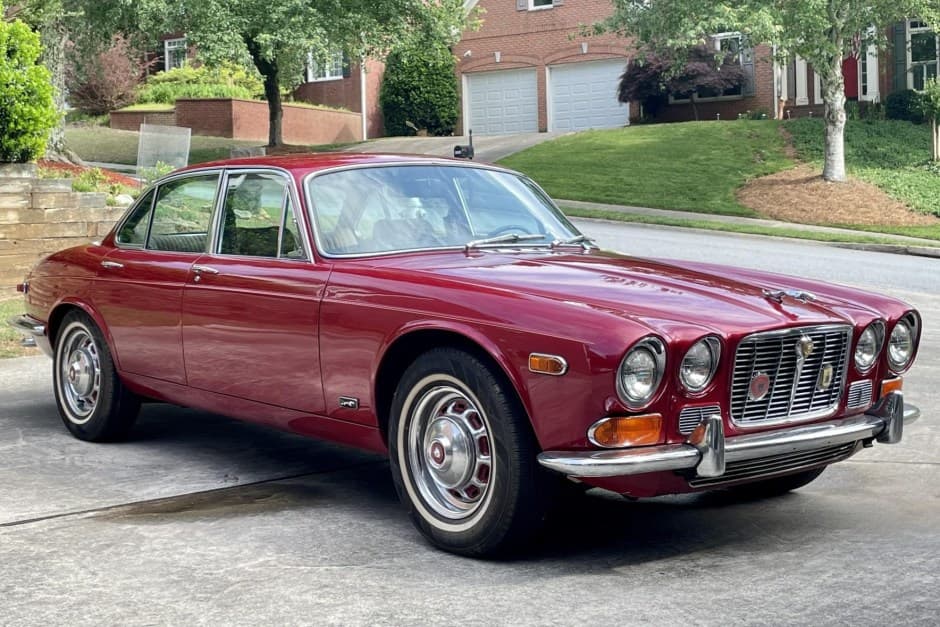 1973 Jaguar XJ Series 1 (1968-1973) sold for $11,000
