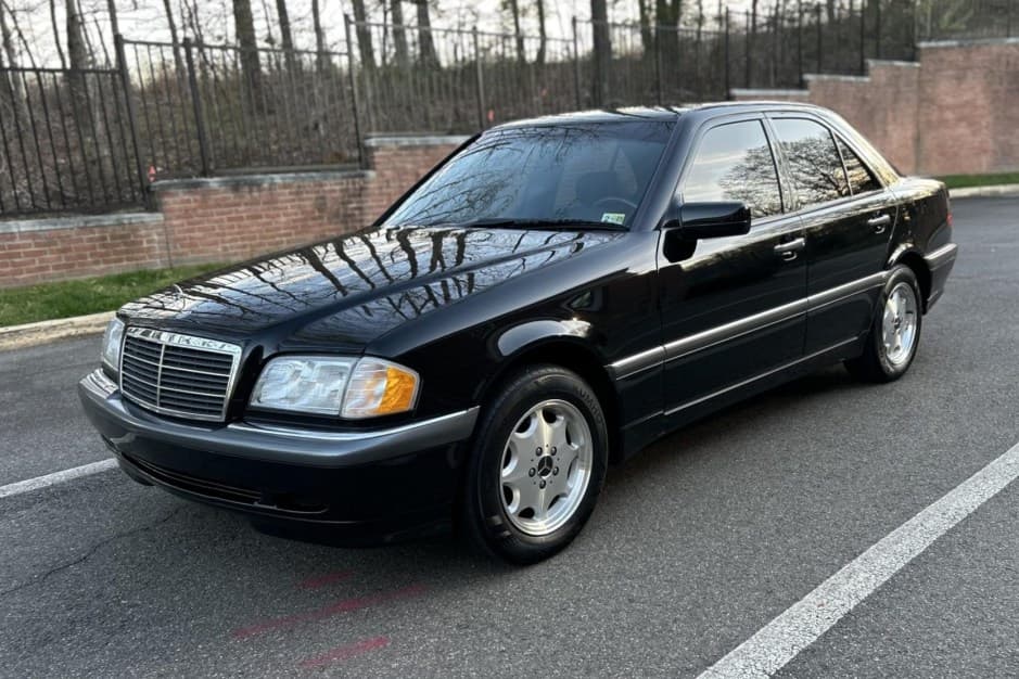 1998 Mercedes-Benz W202 C-Class sold for $12,000